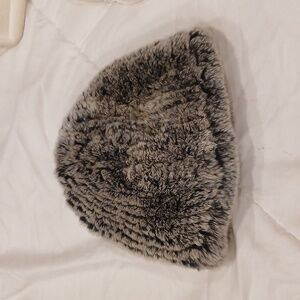 BELLE FARE KNIT REX GREY FUR BEANIE
